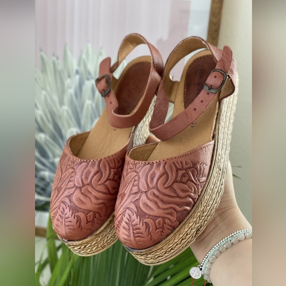 Womens handcrafted huraches size 9 - Picture 2 of 2